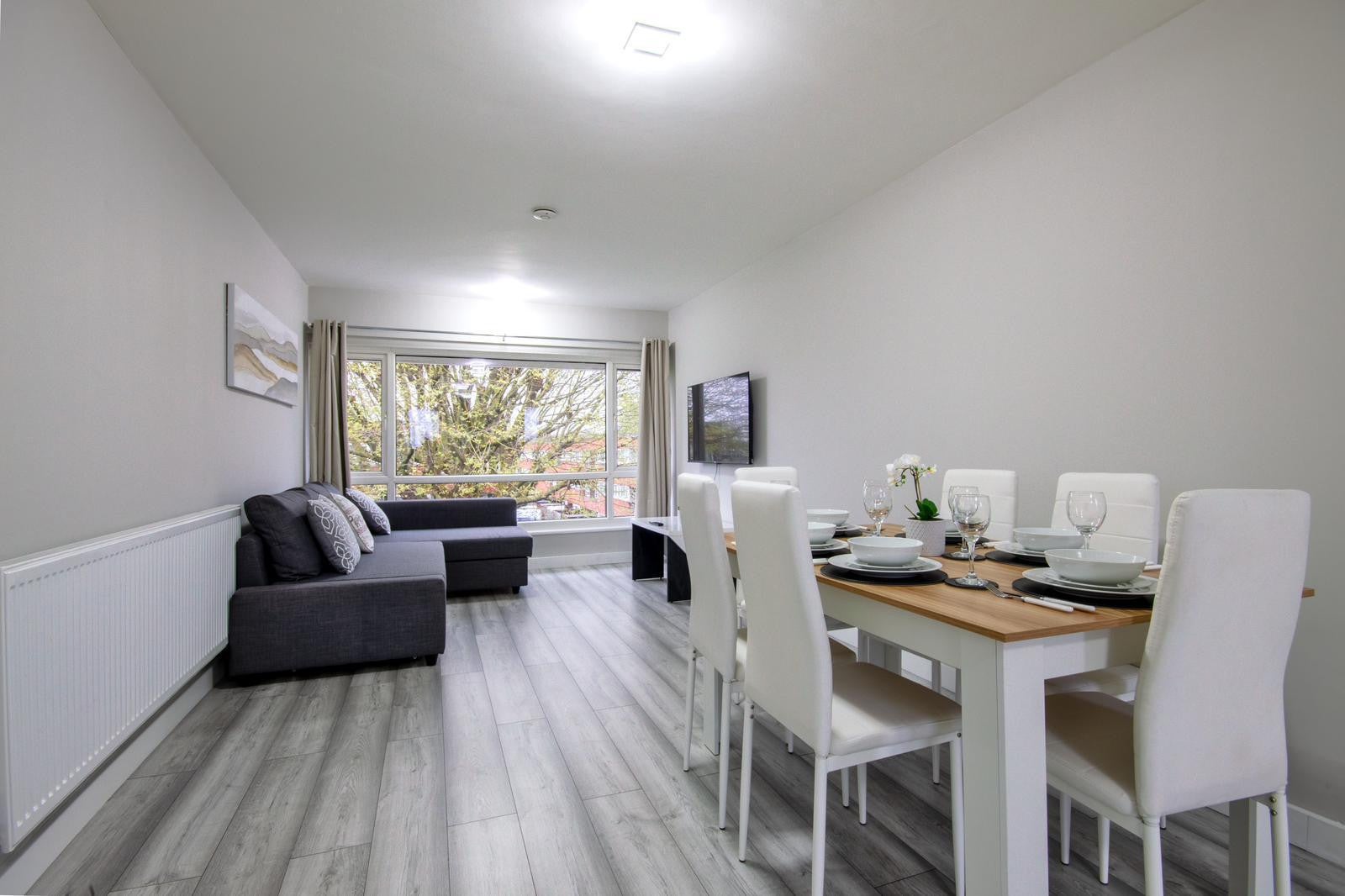 Flat Polesden Gardens in Greater London