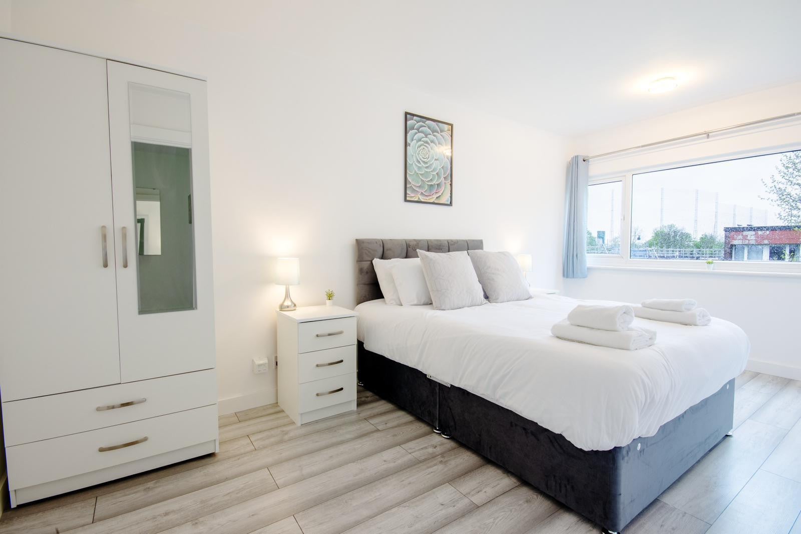Flat Polesden Gardens in Greater London