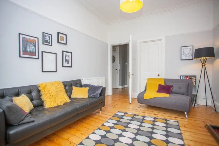 Flat Esmond Street in Glasgow