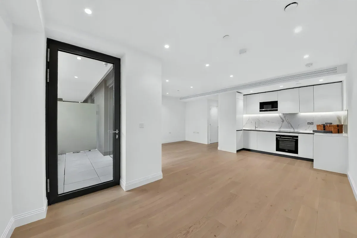 Flat Barclay Road in Greater London