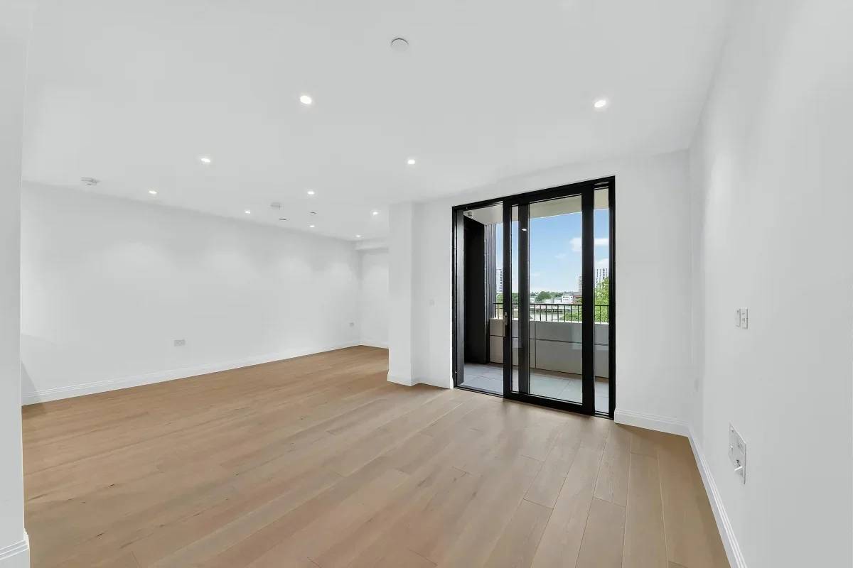 Flat Barclay Road in Greater London