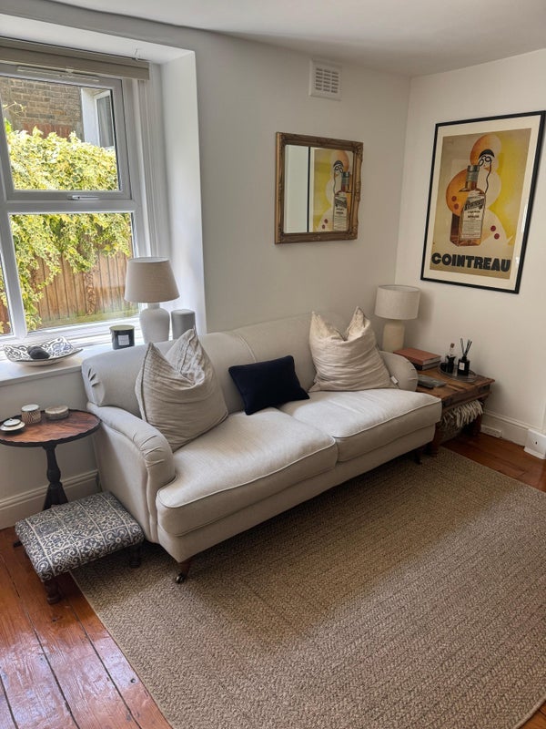 Room Barry Road in Greater London