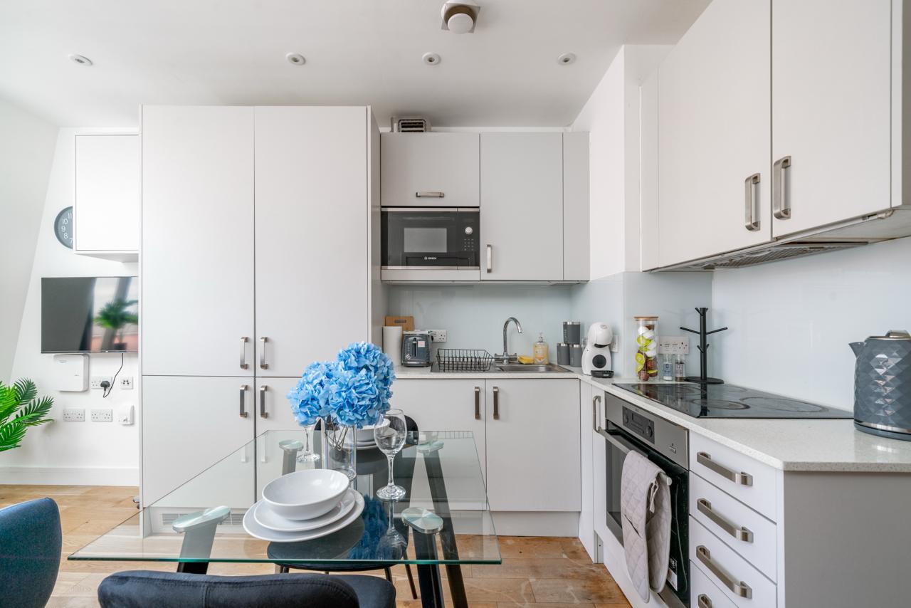 Flat Victoria Road in Greater London