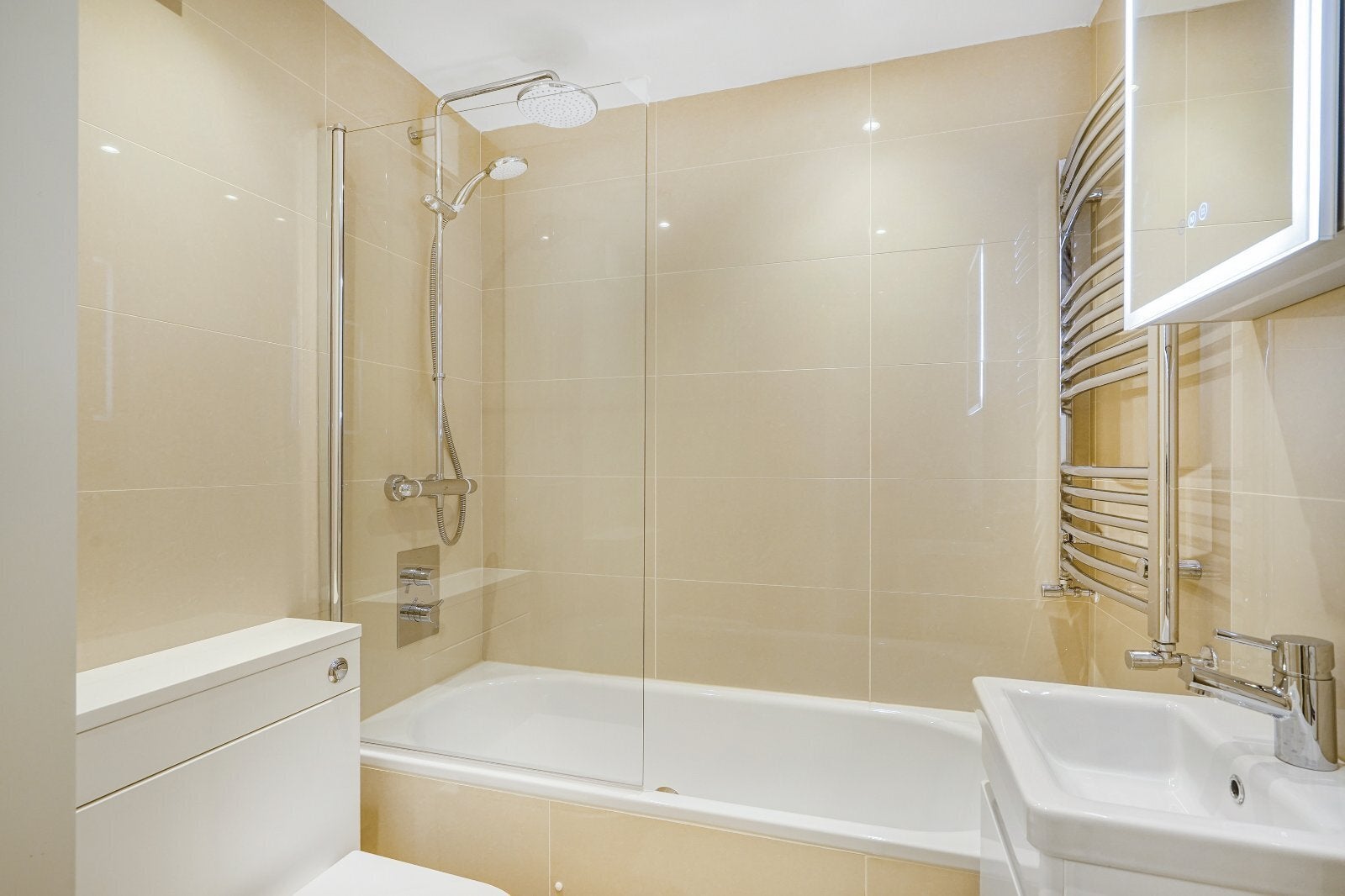 Flat Charlwood Street in City of Westminster