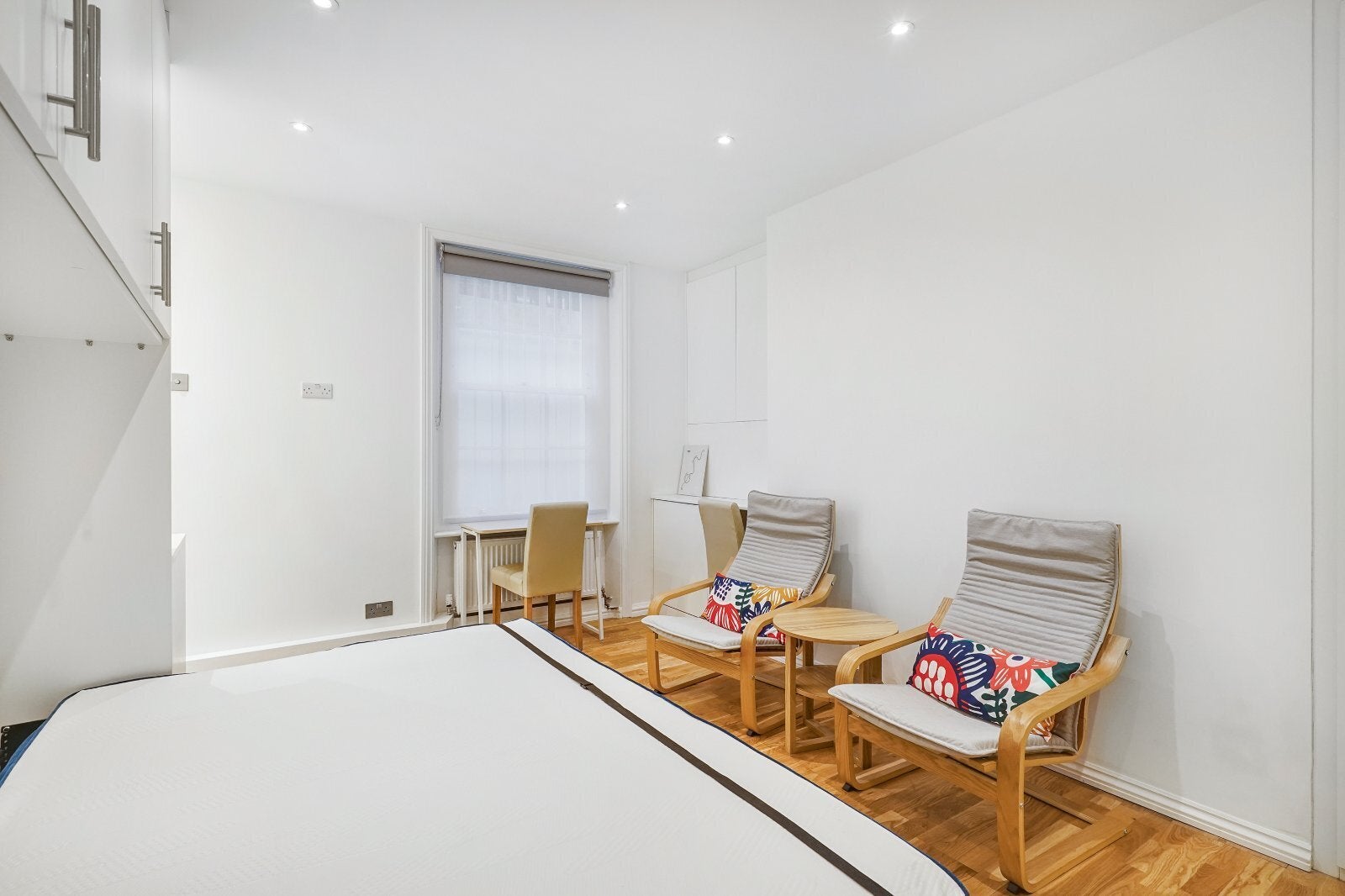 Flat Charlwood Street in City of Westminster