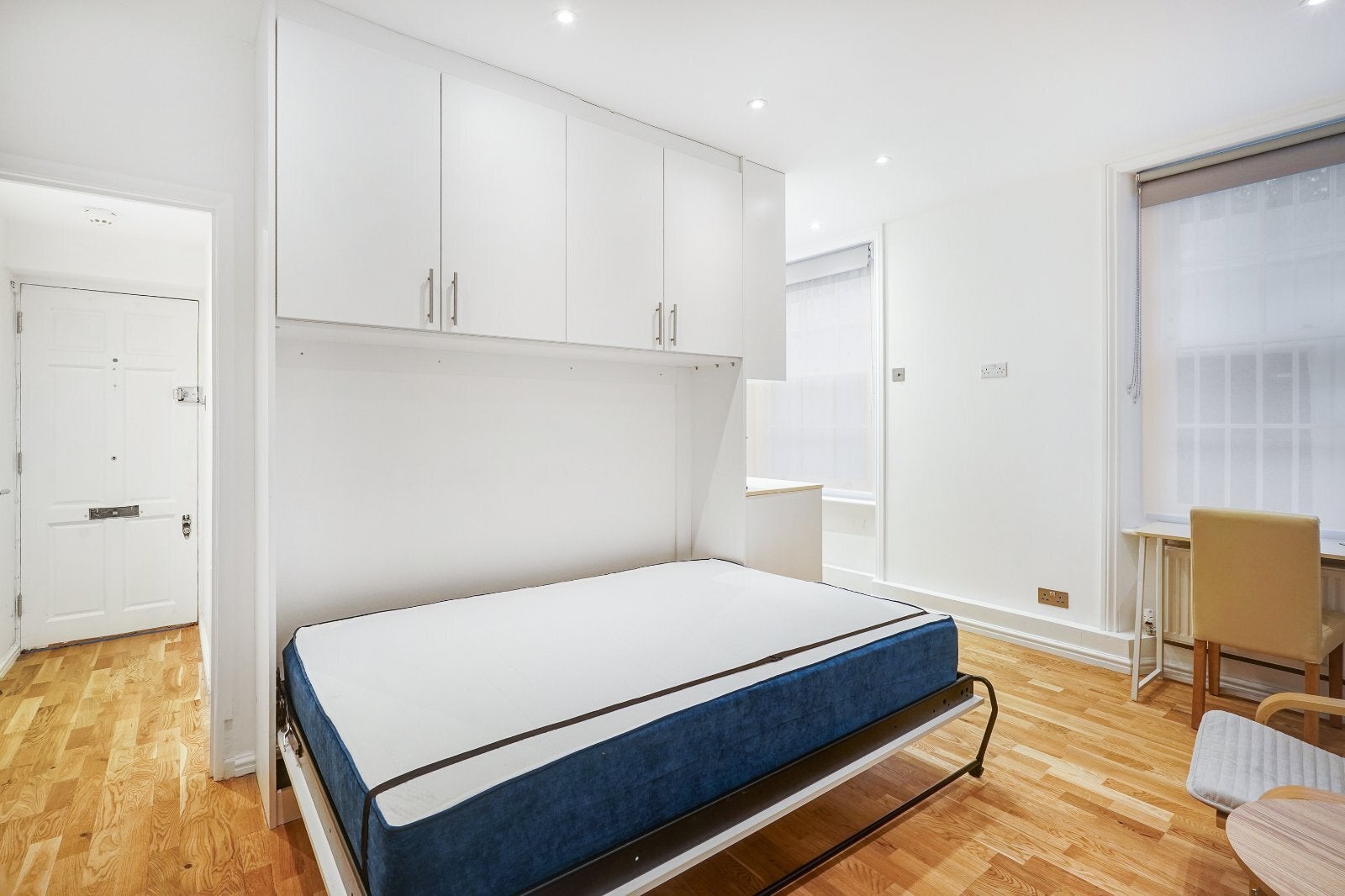Flat Charlwood Street in City of Westminster