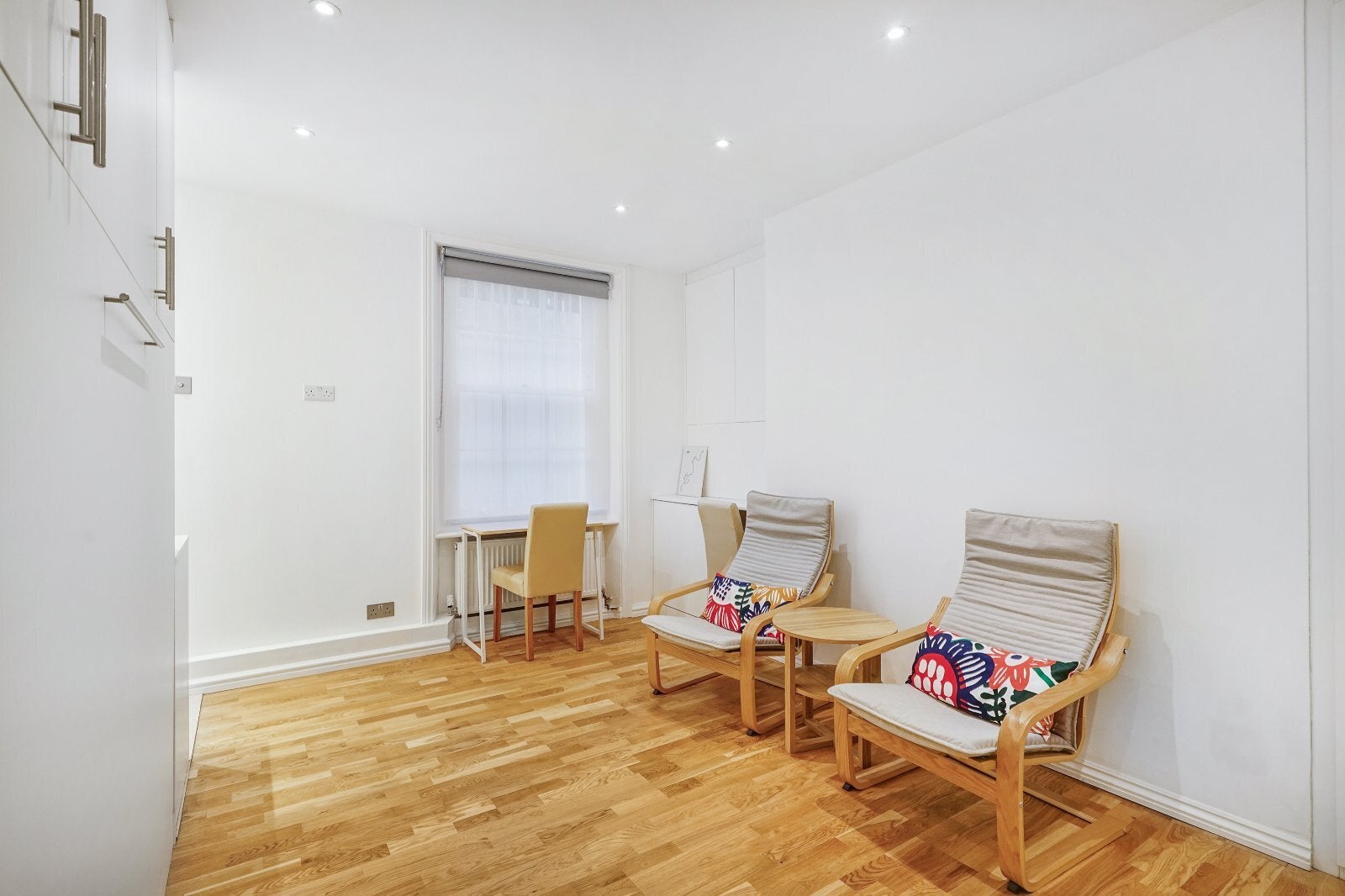 Flat Charlwood Street in City of Westminster