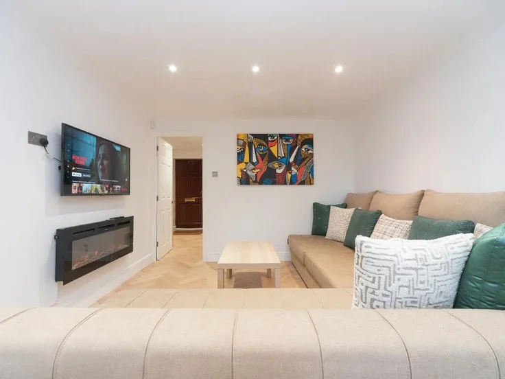 House Hemmings Close in Greater London