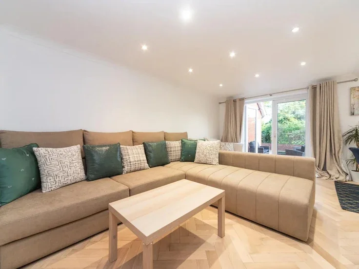 House Hemmings Close in Greater London