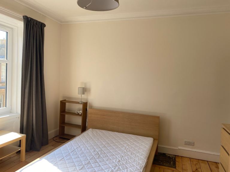 Flat Buccleuch Terrace in City of Edinburgh
