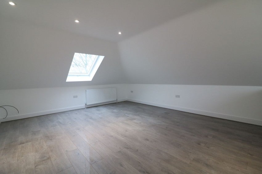 Flat Hedworth Avenue in Waltham Cross