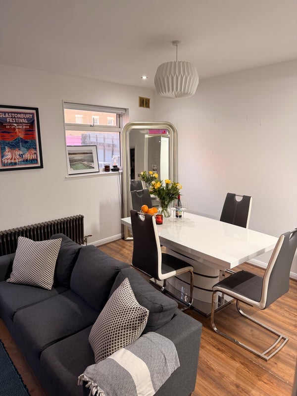 Room Kingsland Road in Greater London