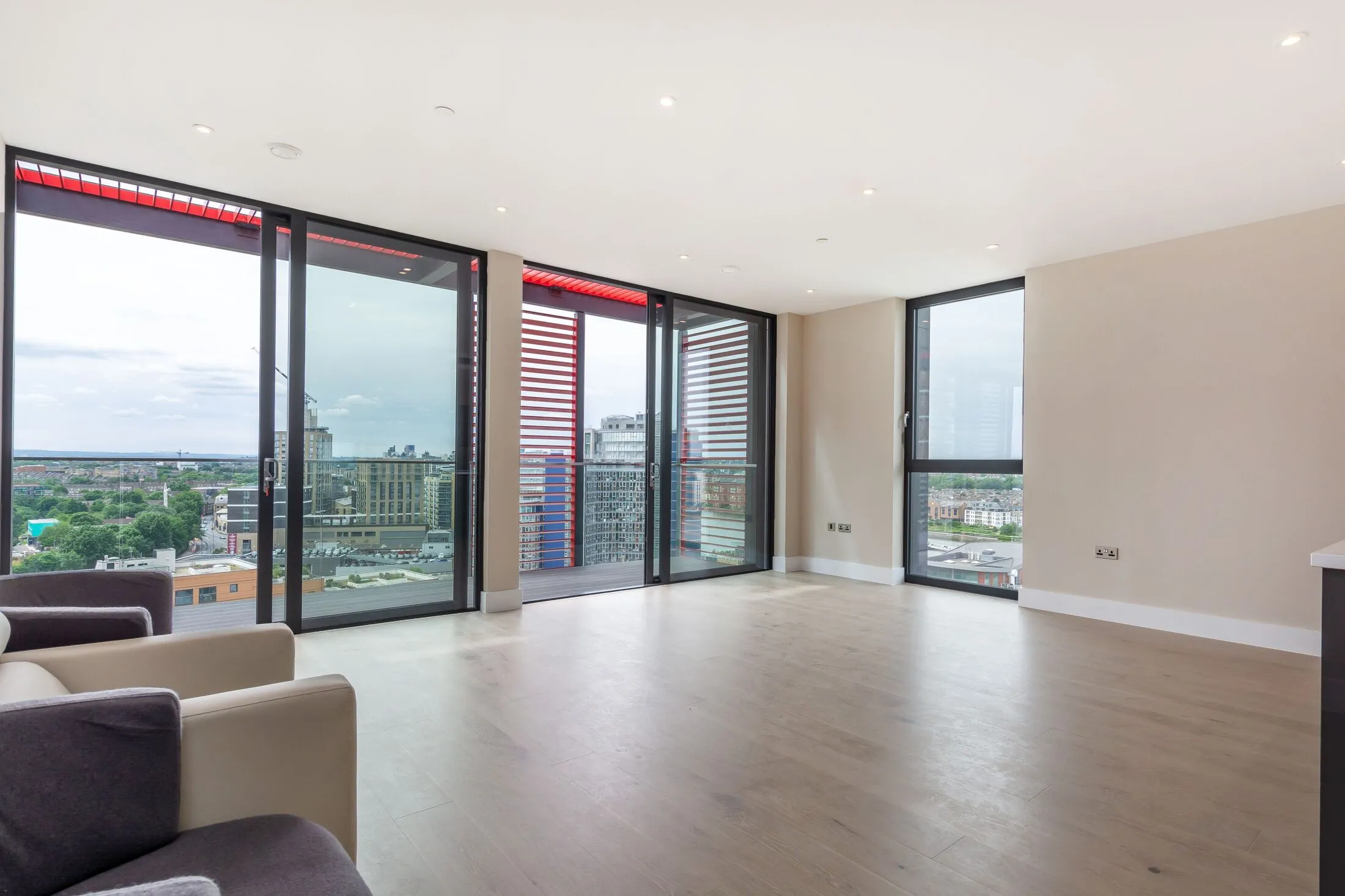 Flat Gwynne Road in Greater London