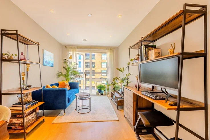 Flat Aston Street in Greater London