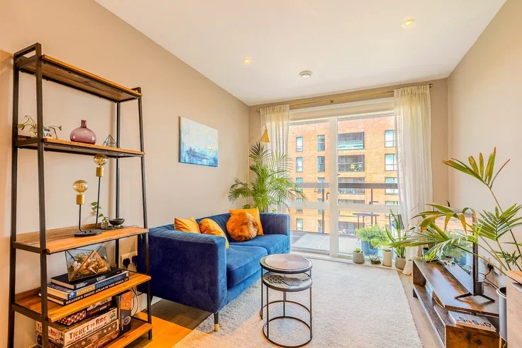 Flat Aston Street in Greater London