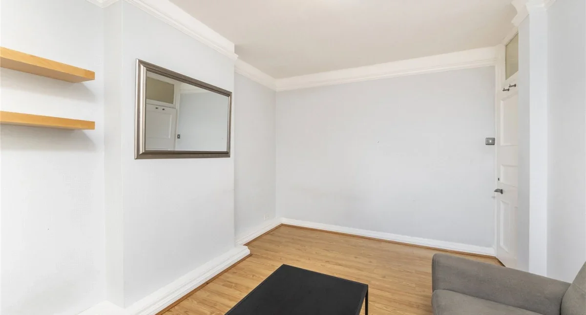 Flat Newman Street in City of Westminster