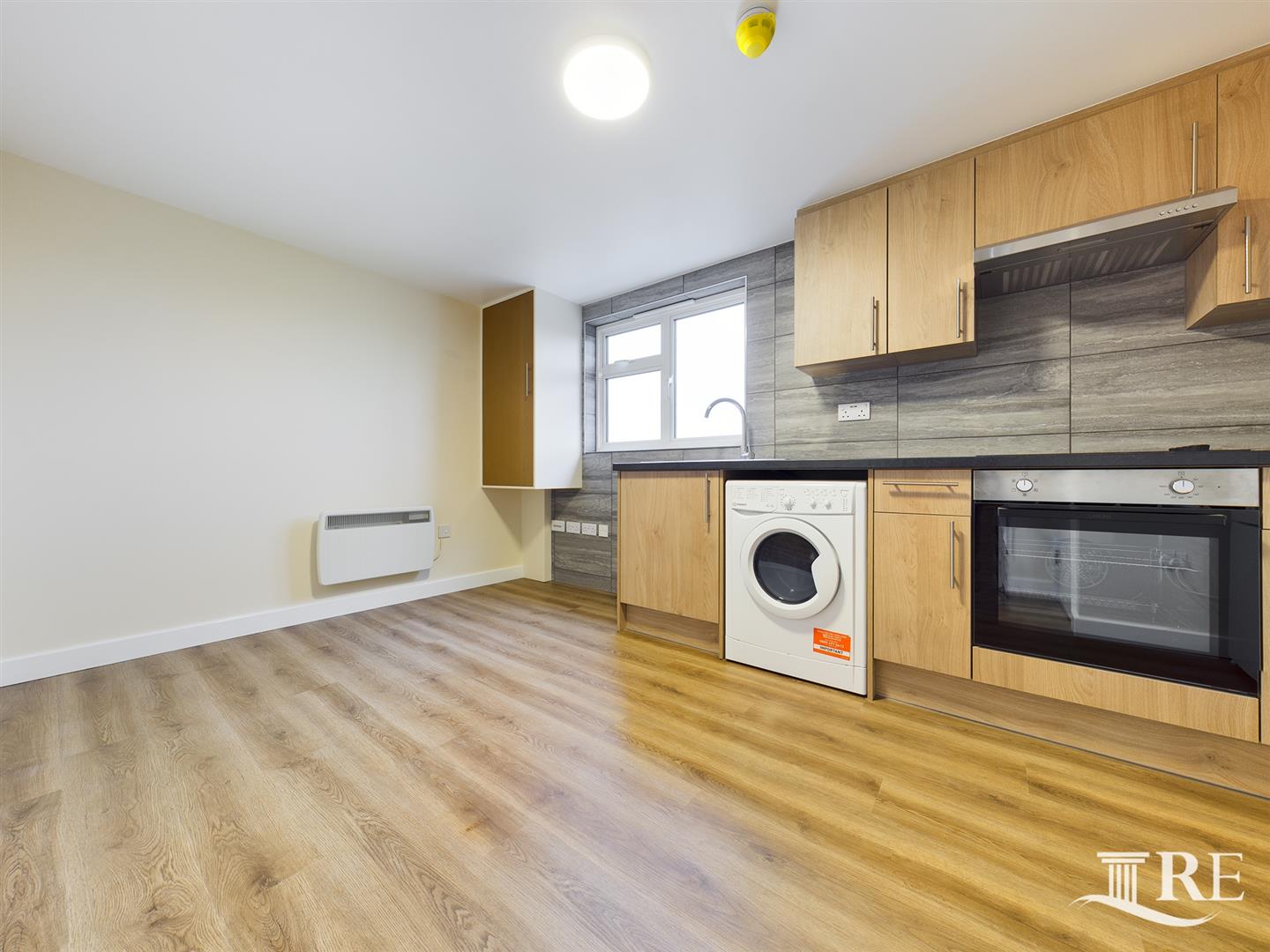 Flat Brampton Road in Greater London