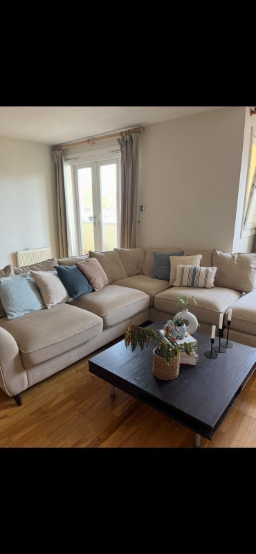 Room Farringdon Road in Greater London