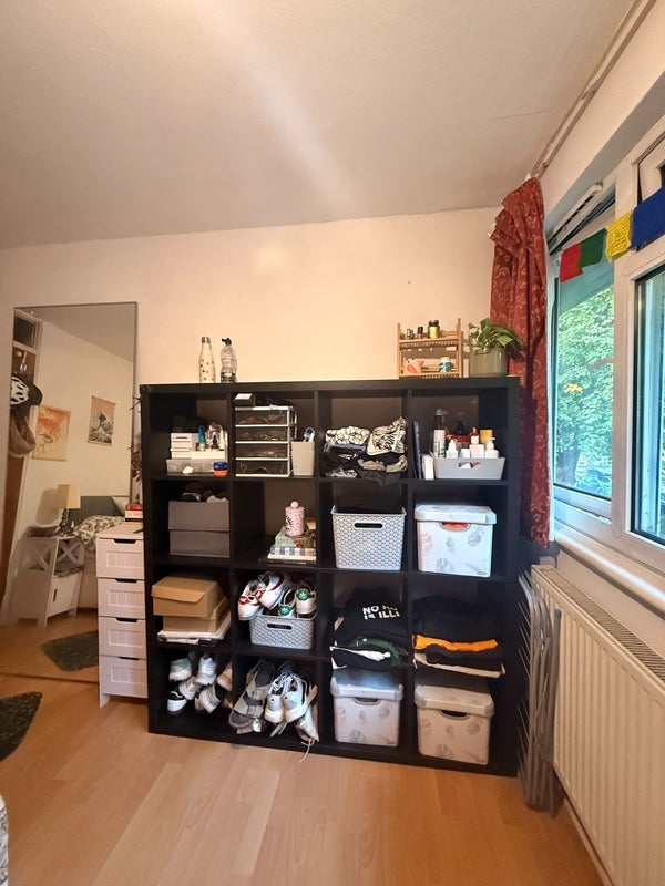 Room Westover Road in Greater London