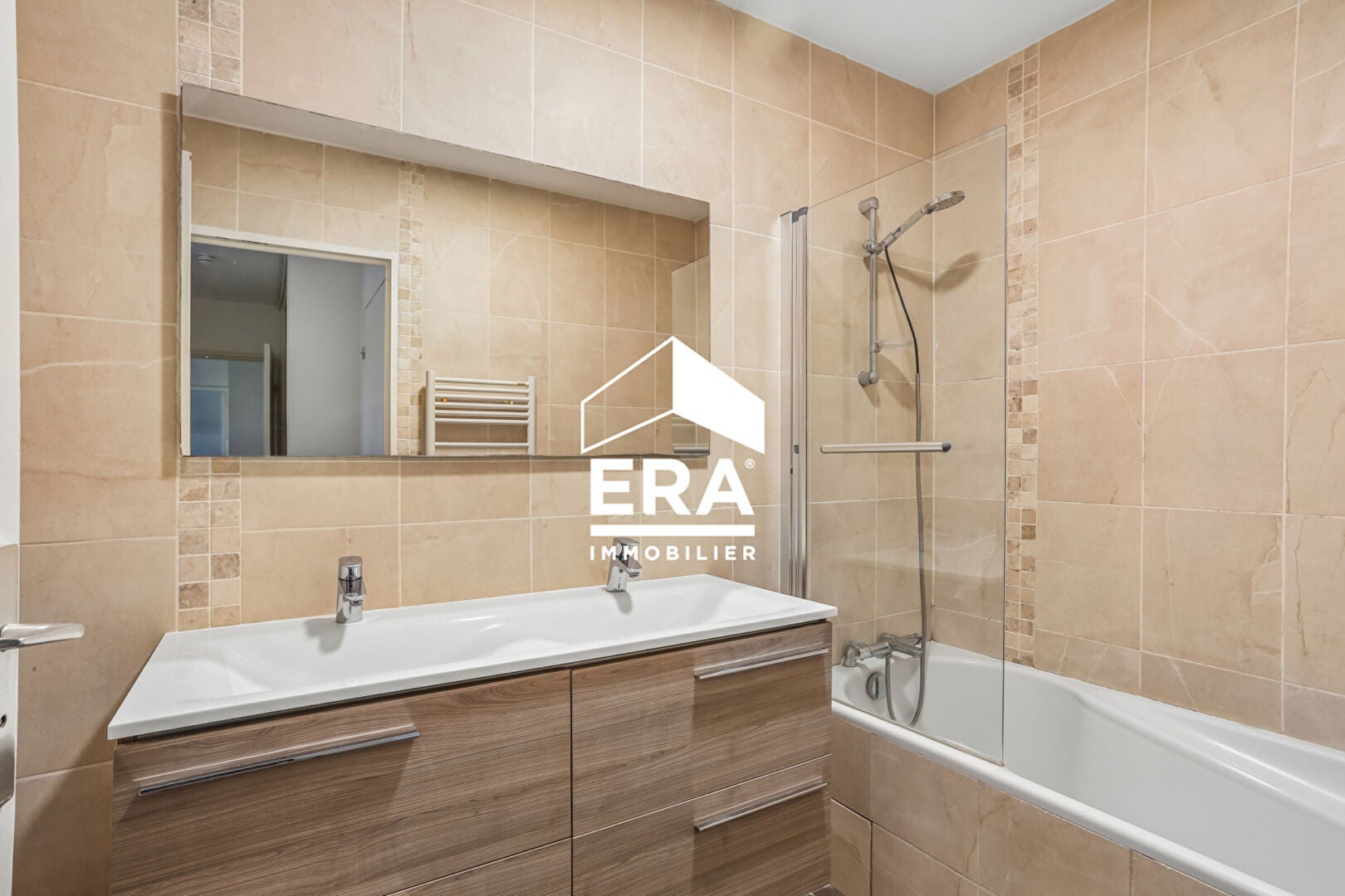 Flat Rue Chanez in Paris