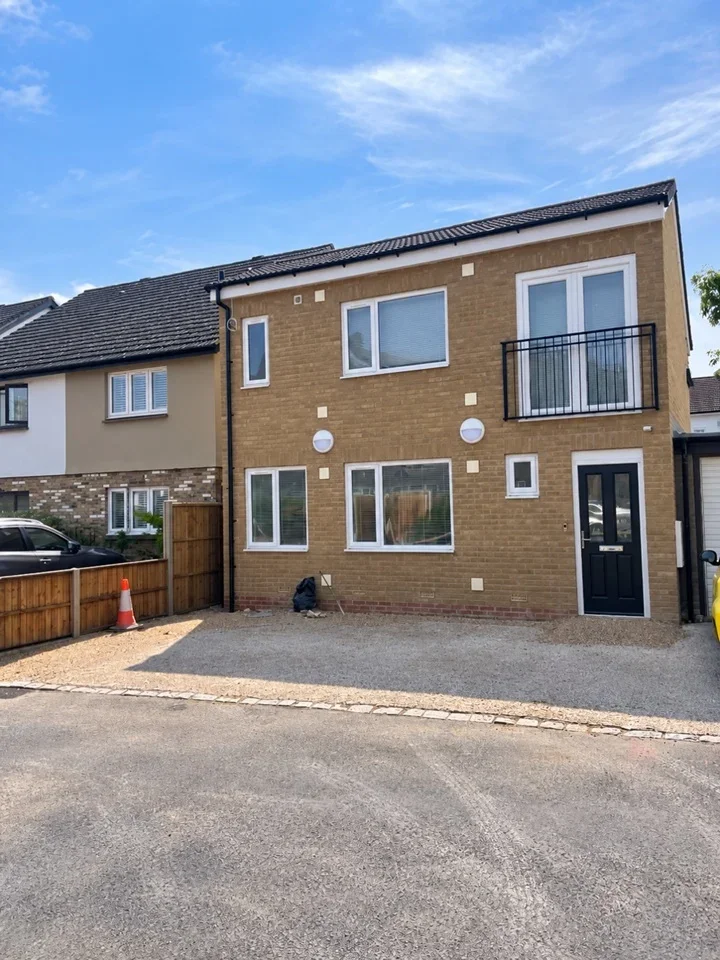 House Warwick Close in Greater London