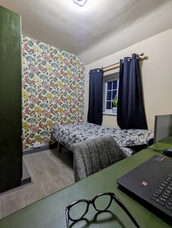 Room Foxlydiate Crescent in Redditch