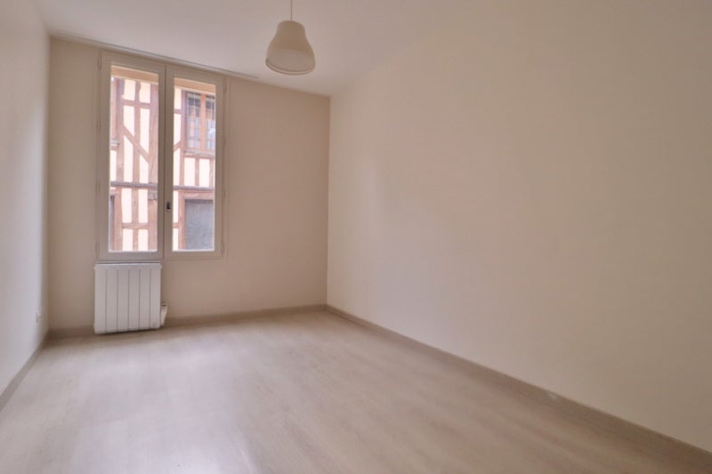 Flat Rue Champeaux in Troyes