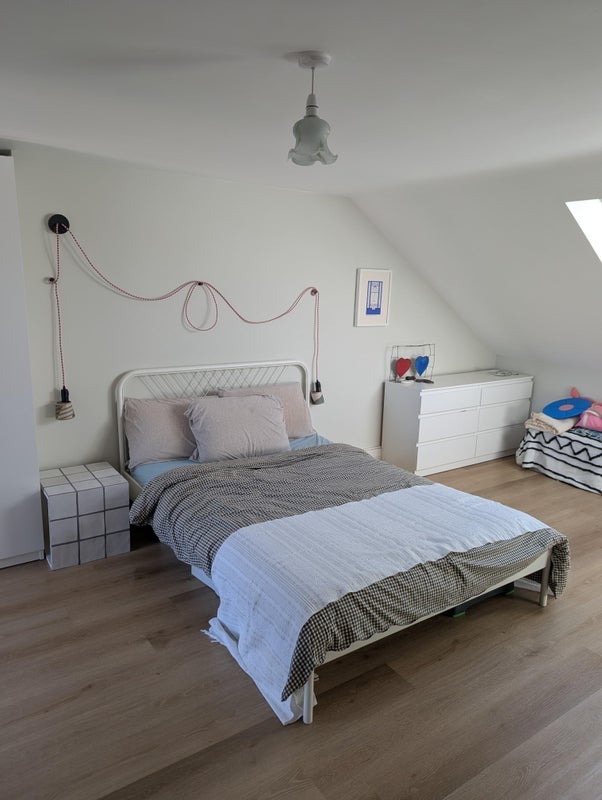 Room Royston Road in Greater London