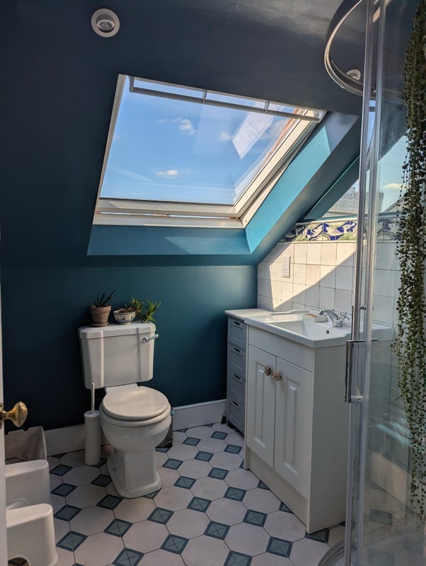 Room Royston Road in Greater London
