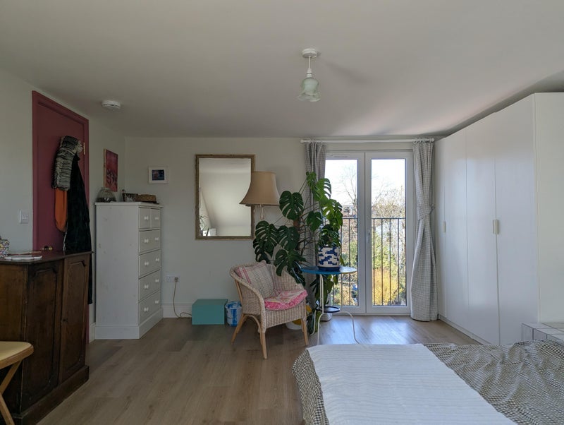 Room Royston Road in Greater London
