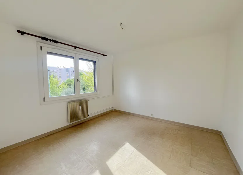 Flat Avenue Jean Giono in Manosque
