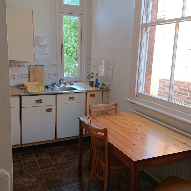 Room Chevening Road in Greater London