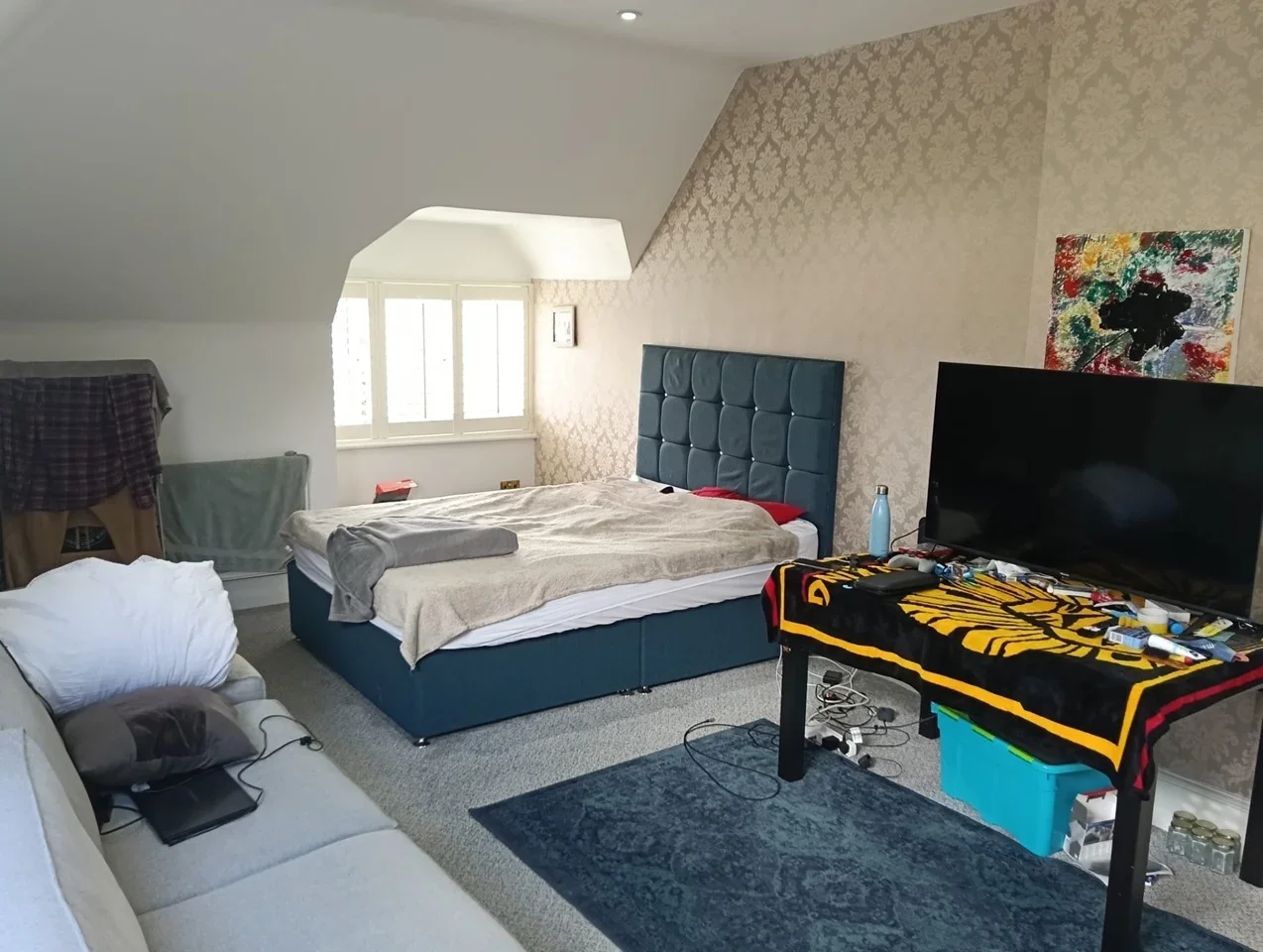 Room High Tree Close in Greater London
