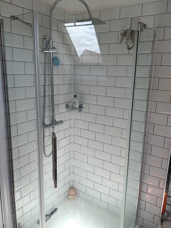 Room High Tree Close in Greater London