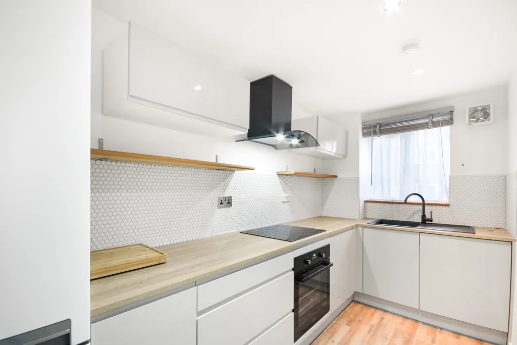 Flat Arden Crescent in Greater London