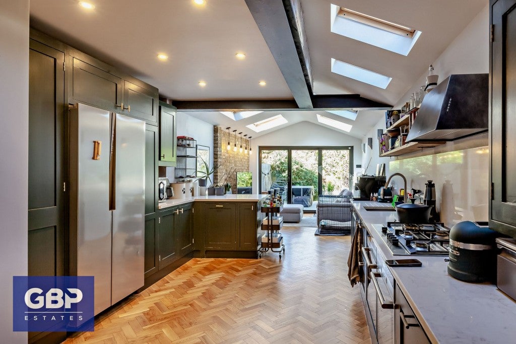 House Hamilton Road in Greater London