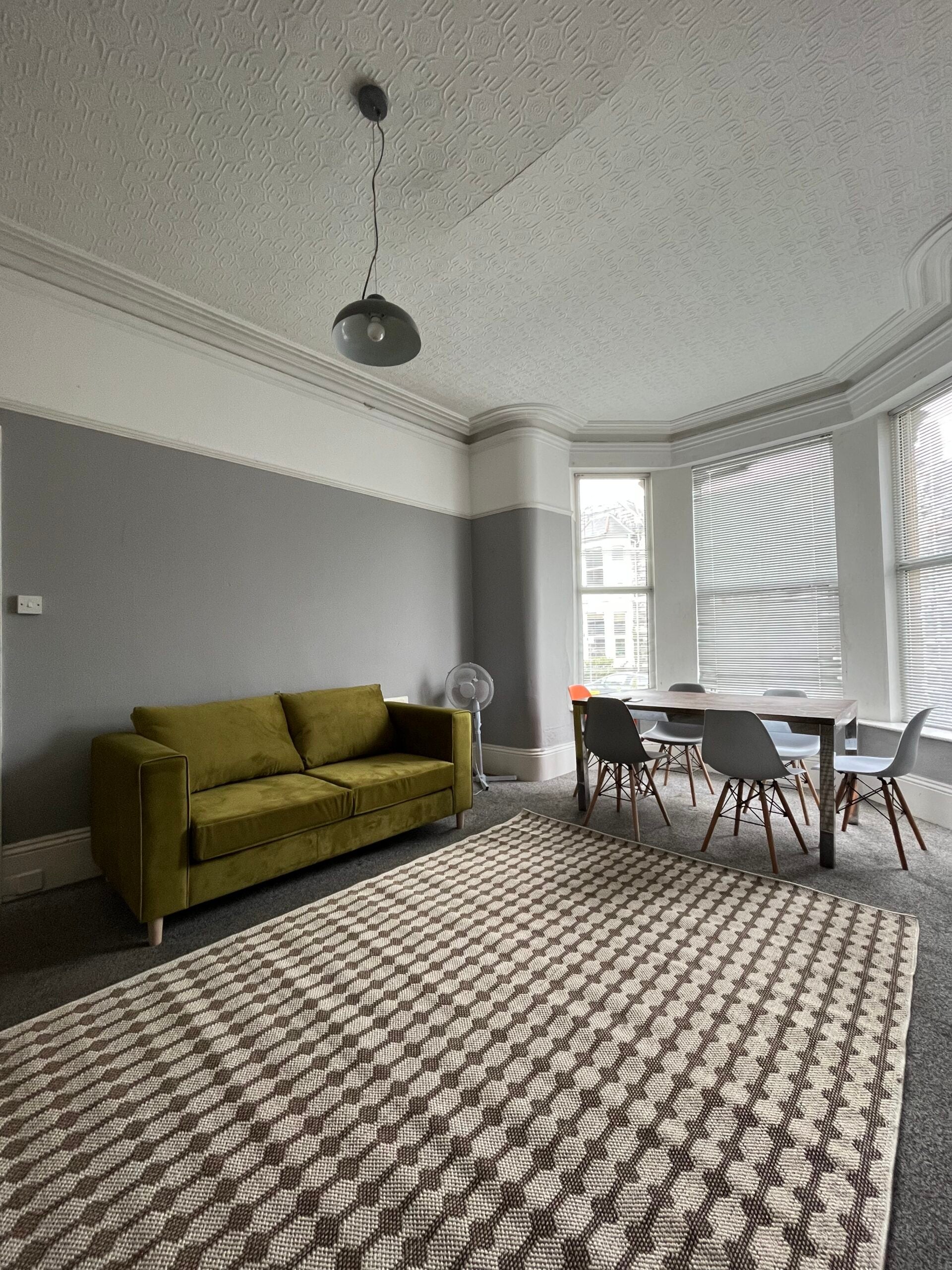 Room Sutherland Road in Plymouth