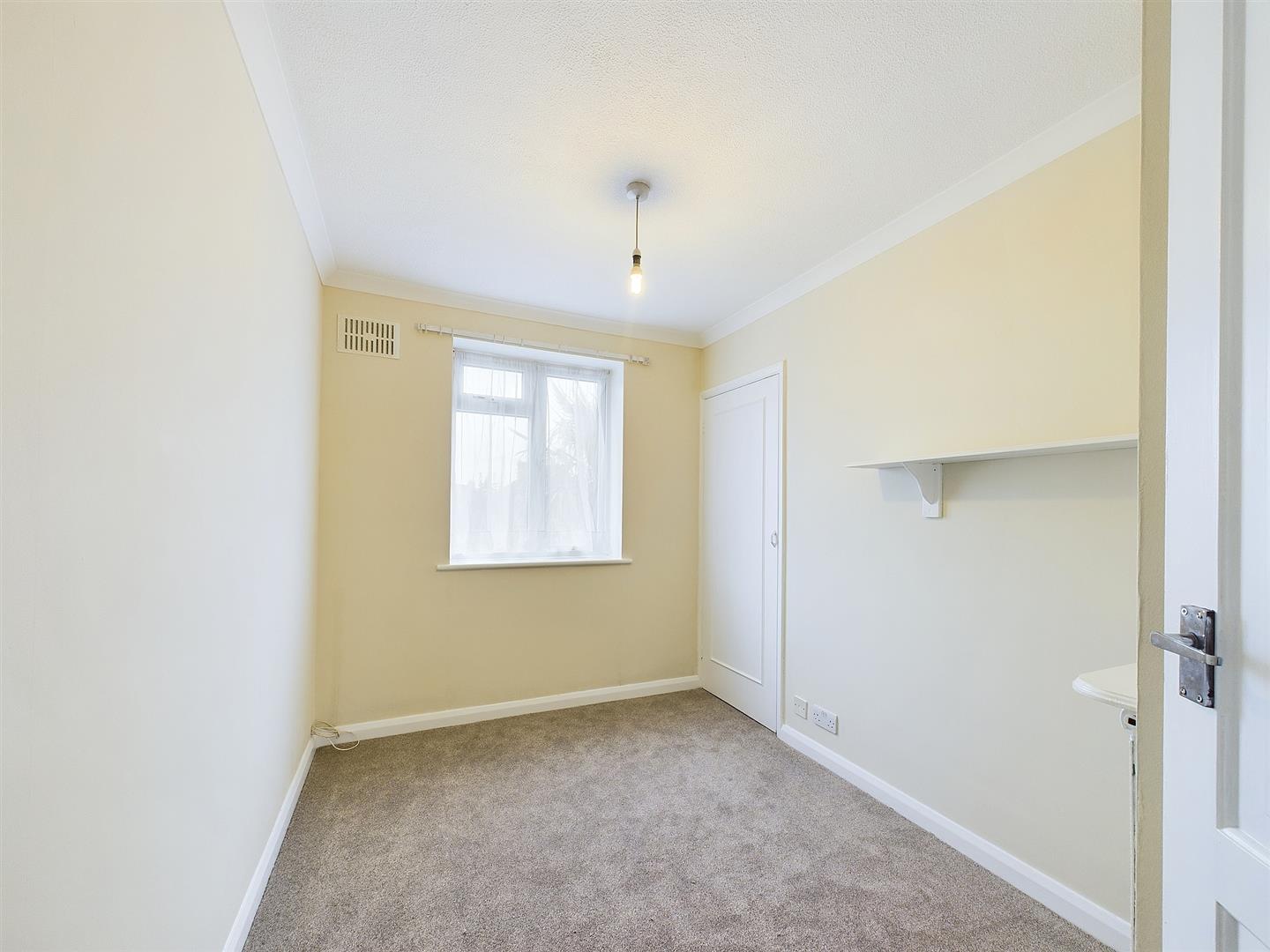 Flat Whitby Road in Greater London
