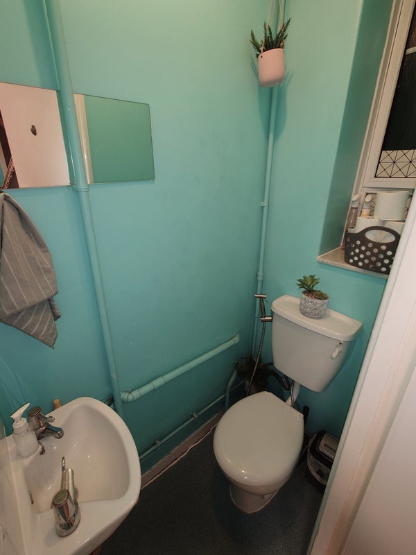 Room India Way in Greater London