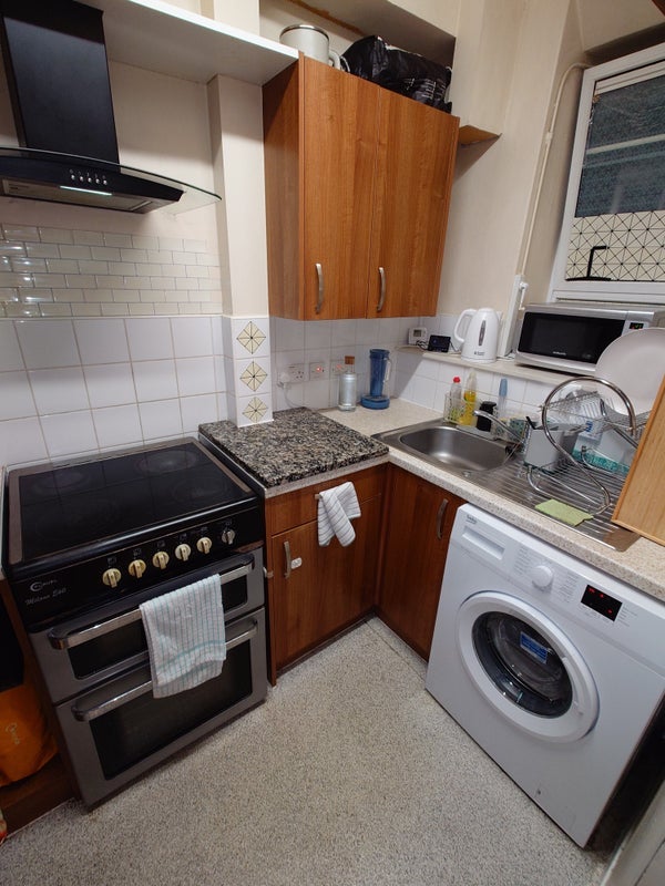 Room India Way in Greater London