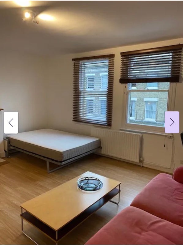 Flat Greyhound Road in Greater London