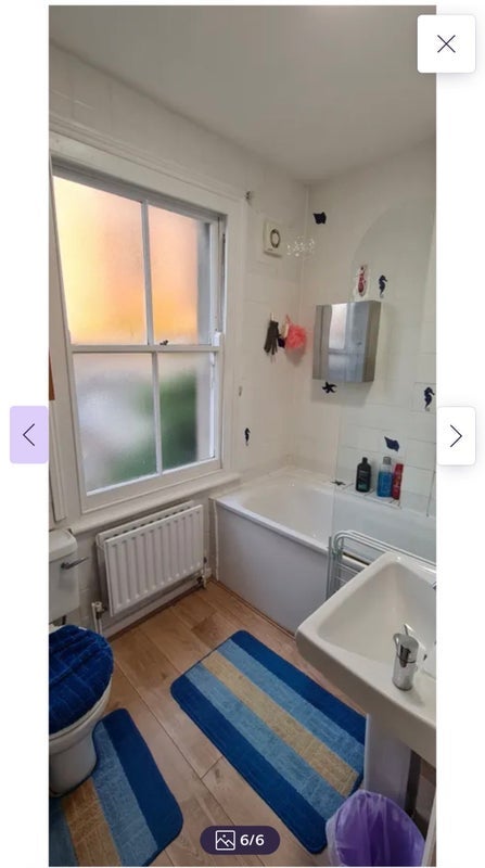 Flat Greyhound Road in Greater London