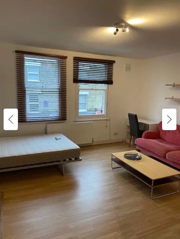 Flat Greyhound Road in Greater London