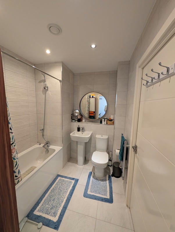 Room Upper North Street in Greater London