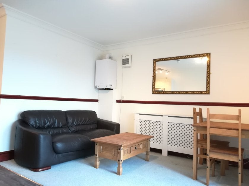 Flat Sketty Road in Swansea