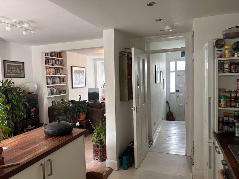 Room Hythe Road in Greater London