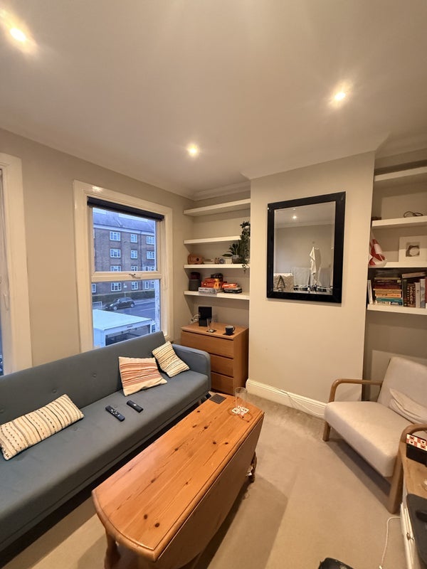Flat Merton Road in Greater London