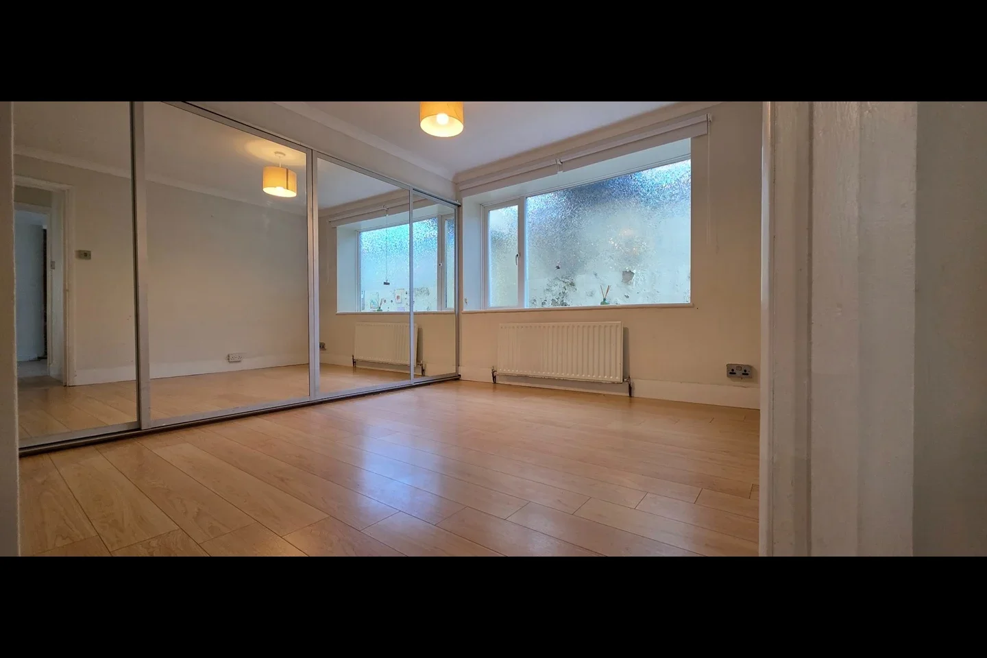 Flat Farningham Road in Caterham