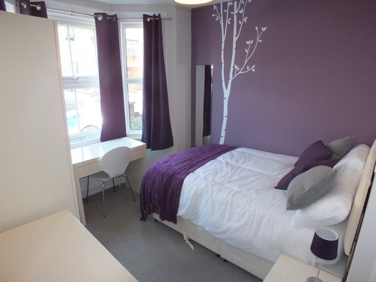 Room Franklin Street in Reading