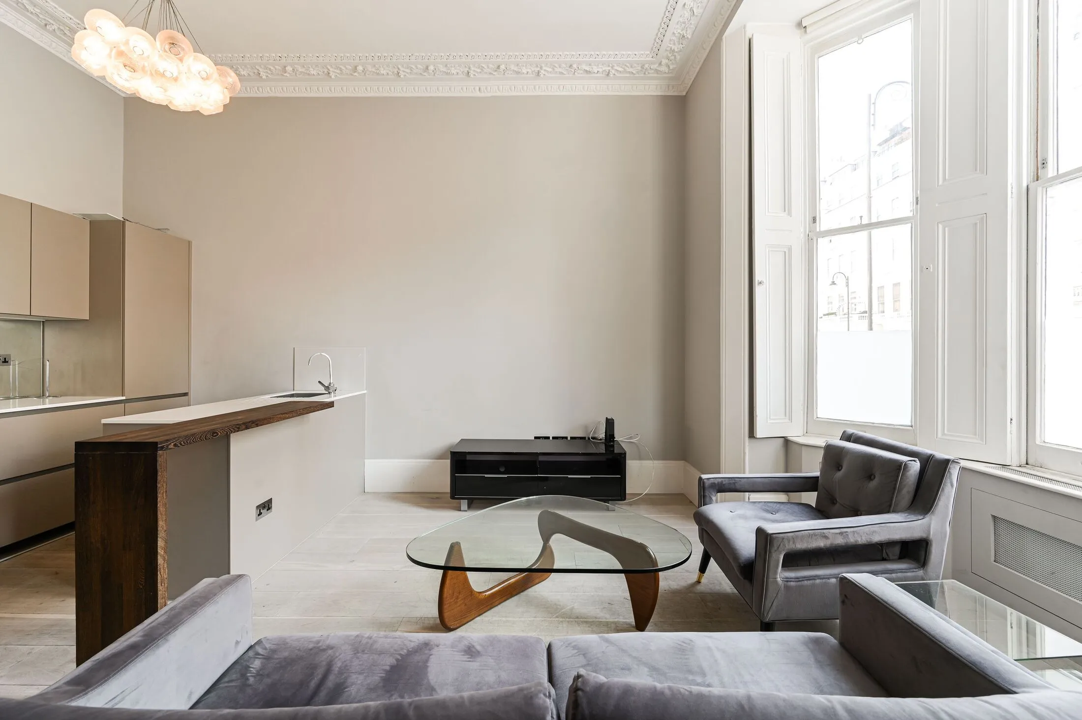 Flat Gloucester Road in Greater London